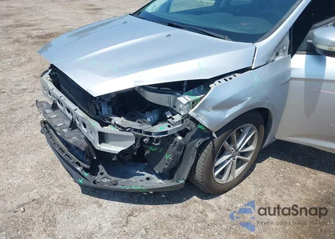 2017 Ford Focus Se z USA, uszkodzony, nr VIN 1FADP3F25HL304819